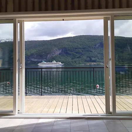펜션 Fjord Faleide 130