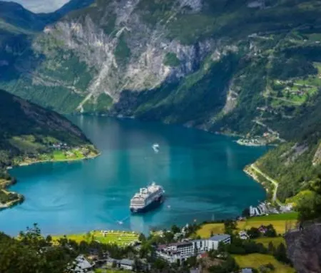 Fjord Faleide 130 Semesterbostad *